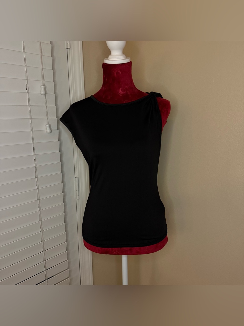 SHEIN Black One-Shoulder Tank Top